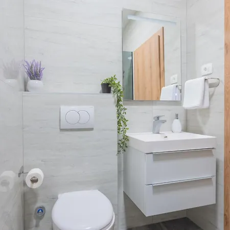 Mima Ii, Oasis With Hydromassage Pool