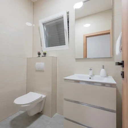 Mima Ii, Oasis With Hydromassage Pool