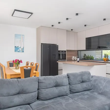 Mima Ii, Near Split And Trogir Tatil Evi *