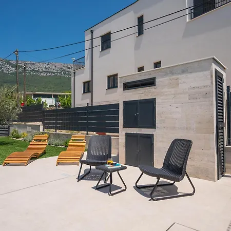 Mima Ii, Near Split And Trogir