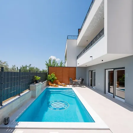 Mima Ii, Near Split And Trogir Дом отдыха Каштела